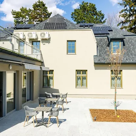 Park Apartment Balatonszarszo