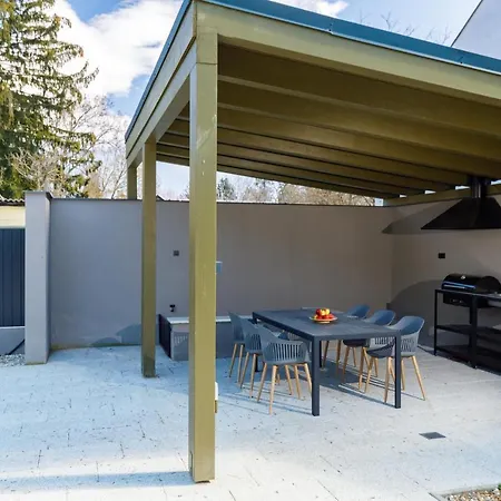 Park Apartment Balatonszarszo
