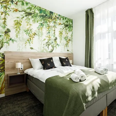 Park Apartment *